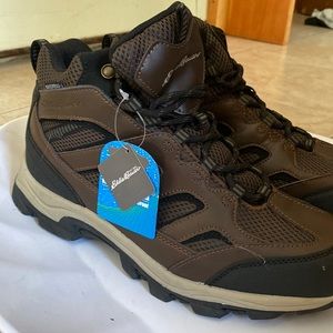 Edddie Bauer mens hiking boot
